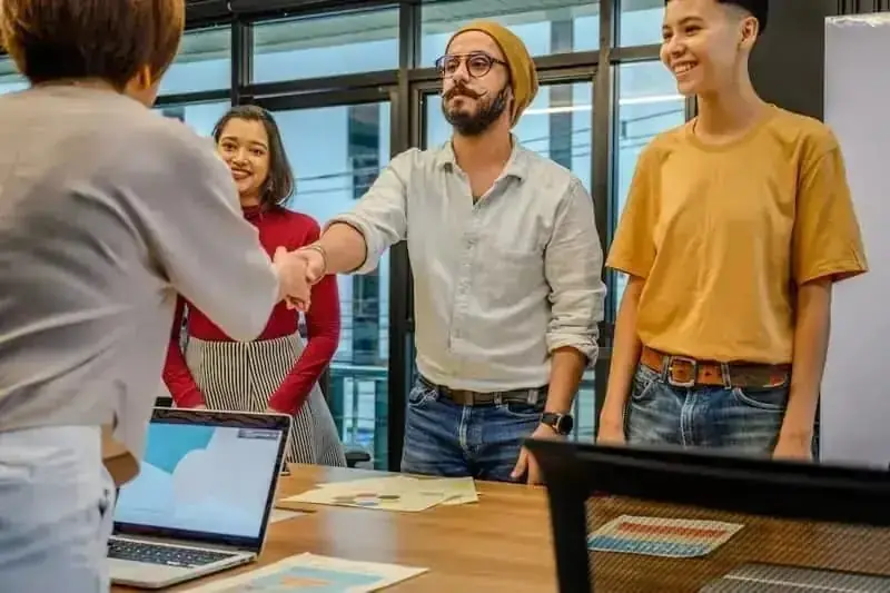 Writer aligning with B2B SaaS product manager on retainers