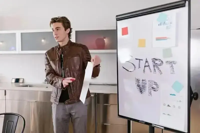 Connecting with global startup founders directly online